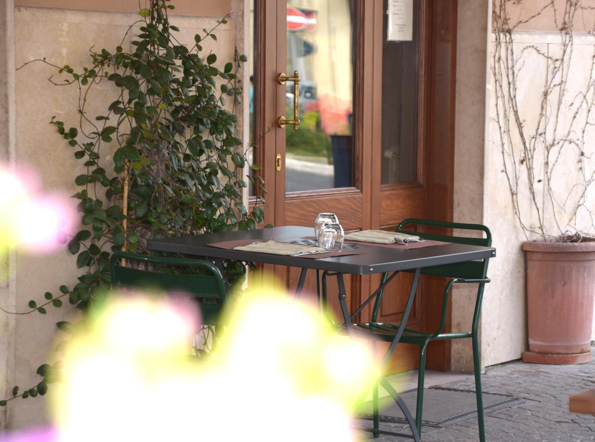 Hotel Ristorante Benigni Campagnano Di Roma Exterior foto