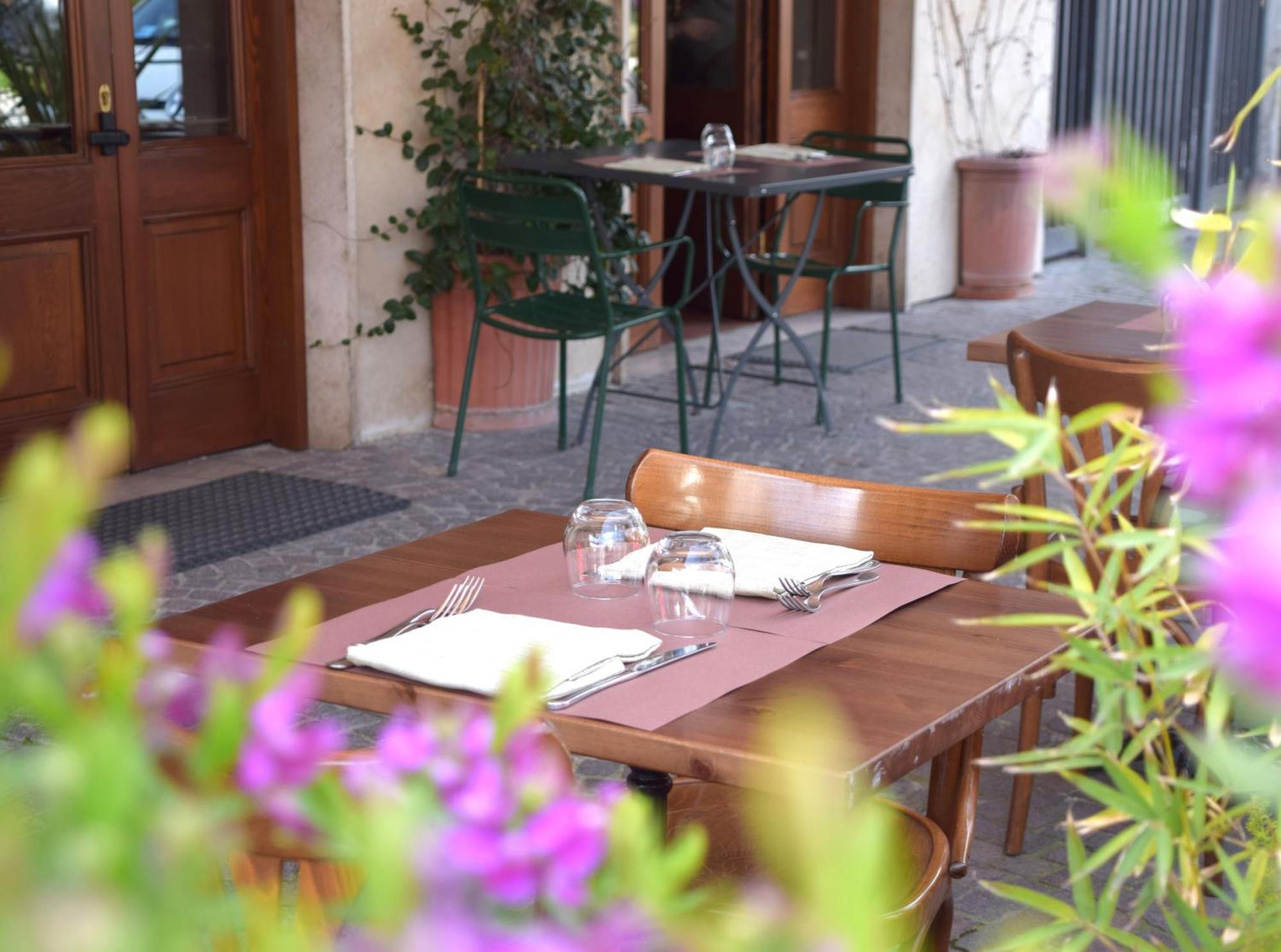 Hotel Ristorante Benigni Campagnano Di Roma Exterior foto
