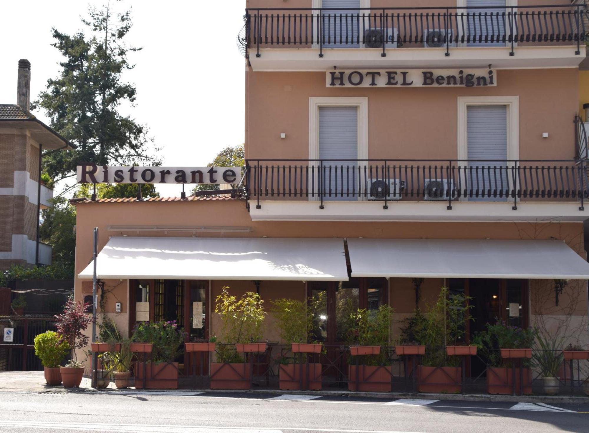 Hotel Ristorante Benigni Campagnano Di Roma Exterior foto